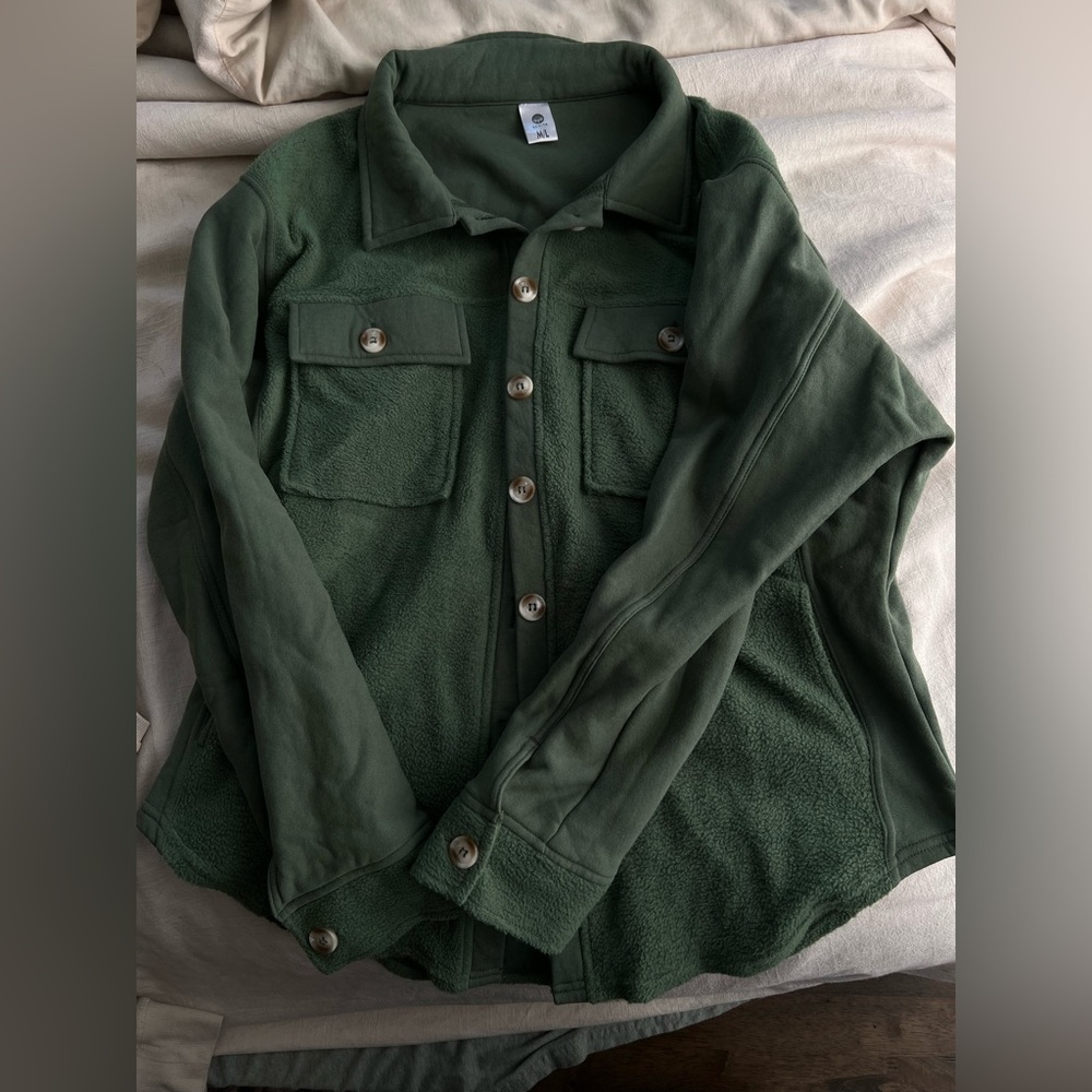 Shacket - Picture 2 of 3